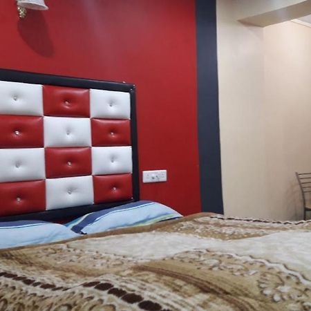 Hotel Monson Srīnagar Kültér fotó