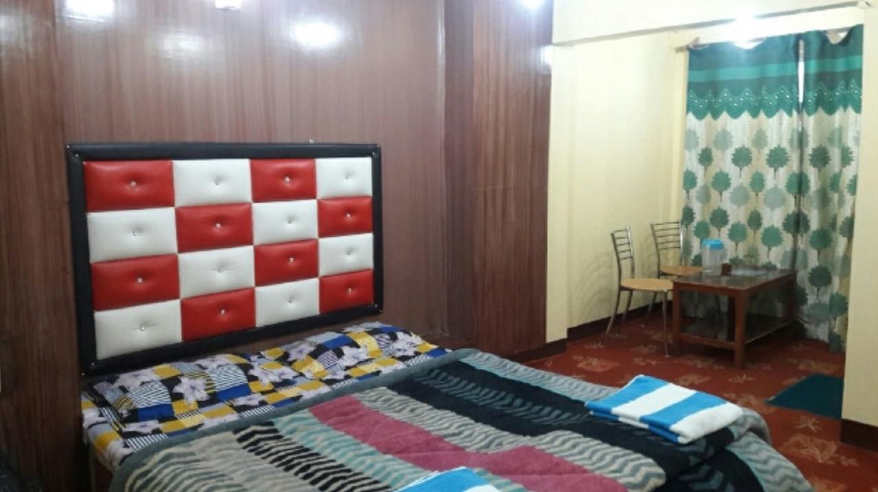 Hotel Monson Srīnagar Kültér fotó