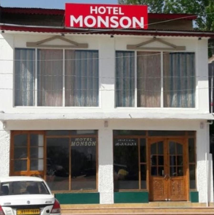 Hotel Monson Srīnagar Kültér fotó
