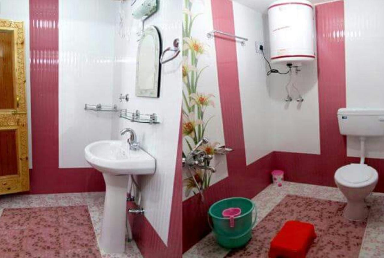 Hotel Monson Srīnagar Kültér fotó