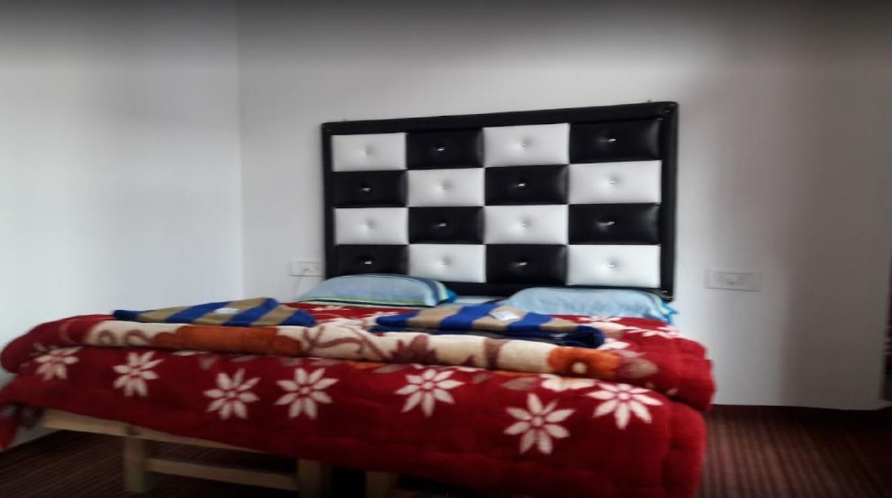 Hotel Monson Srīnagar Kültér fotó